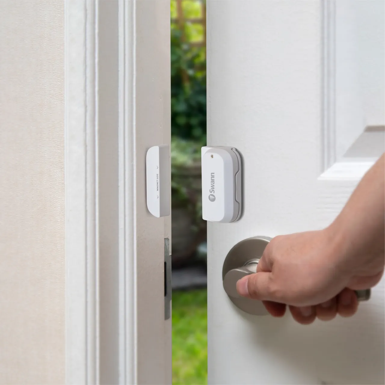 Door Lock Monitor Systems: Keeping Your Family Safe 24/7